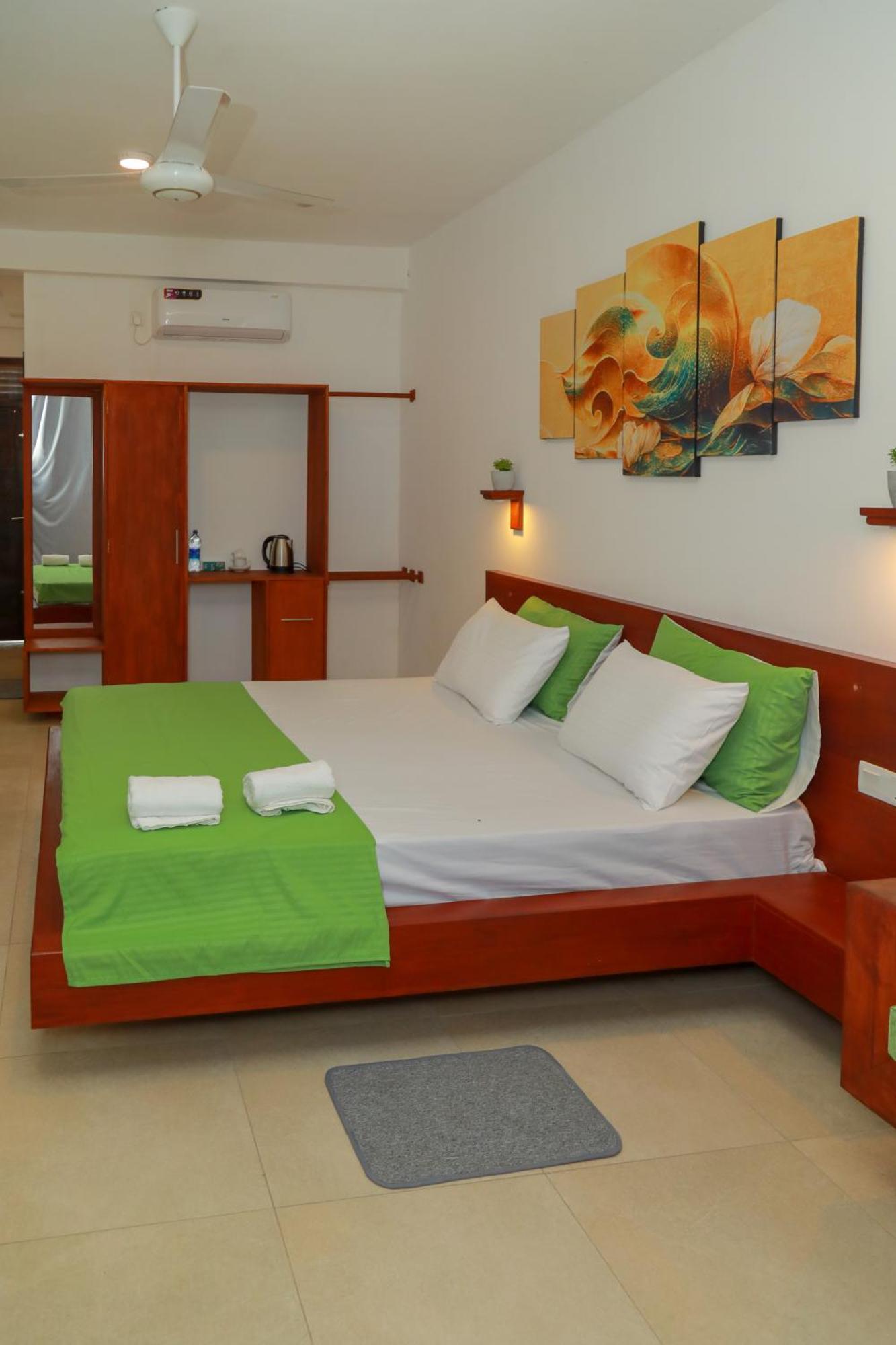 Traveller'S Hotel Hikkaduwa Buitenkant foto