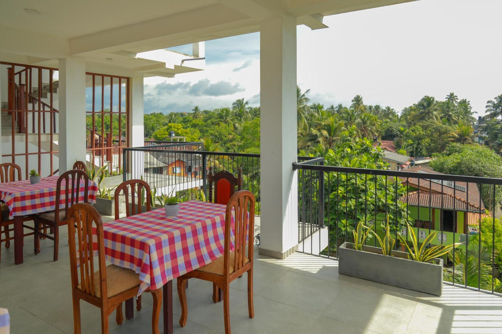 Traveller'S Hotel Hikkaduwa Buitenkant foto