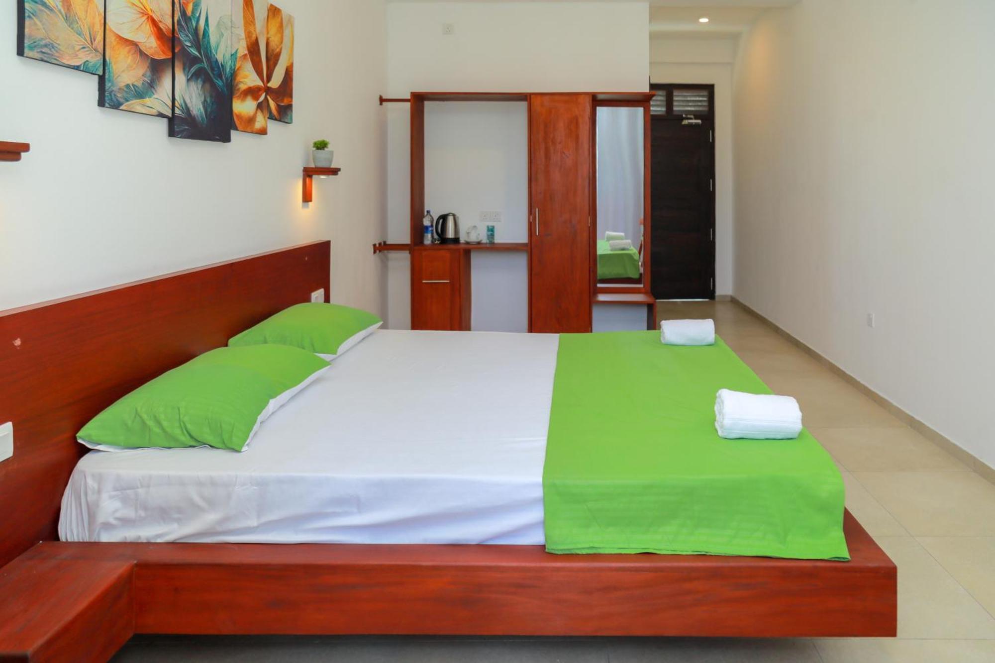 Traveller'S Hotel Hikkaduwa Buitenkant foto